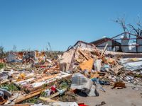 Loạt lốc xoáy tàn phá một thị trấn Mỹ
