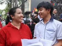 Đậu trường chuyên nổi tiếng, học sinh TP Hồ Chí Minh vẫn tiếp tục đợi kết quả lớp 10 công lập
