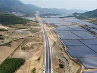PM urges acceleration of site clearance for key transport projects