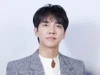 Lee Seung Gi bị chỉ trích vì lên tiếng về bê bối của bố vợ