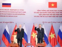 Chủ tịch nước Tô Lâm và Tổng thống Vladimir Putin gặp gỡ cựu sinh viên Việt Nam học ở Nga