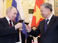 Chủ tịch nước Tô Lâm chủ trì chiêu đãi trọng thể Tổng thống Nga Vladimir Putin