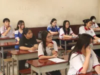 Khoảng 90.000 học sinh TP Hồ Chí Minh làm thủ tục dự thi tốt nghiệp THPT