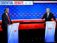 Cuộc tranh luận đầu tiên đầy căng thẳng giữa hai ứng cử viên Tổng thống Mỹ