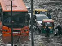 Thủ đô New Delhi (Ấn Độ) chìm trong biển nước sau trận mưa kỷ lục