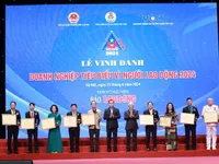 Nearly 70 outstanding enterprises honoured with Businesses for Employees Award