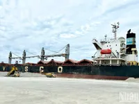 Ca Na General Port welcomes large vessel