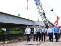 Prime Minister checks progress of Can Tho - Ca Mau Expressway project
