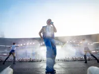 Concert của PSY phải tạm dừng do mưa lớn