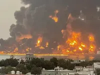 Houthi tấn công tàu chiến Mỹ ở vịnh Aden