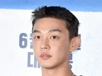Cha của Yoo Ah In qua đời giữa bê bối chất cấm của con trai