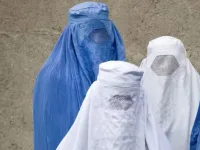 Taliban cấm phụ nữ hát, nói to ở nơi công cộng