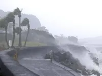 Siêu bão Shanshan đổ bộ Nhật Bản, hàng chục người bị thương, nhiều chuyến bay bị hủy