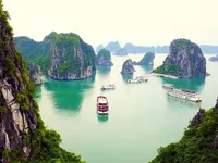 Ha Long Bay temporarily closes Soi Sim beach to visitors