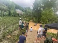 Thái Nguyên: Hai bé trai bị lũ sau bão cuốn mất tích