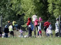 Hungary tuyên bố sẽ chuyển người xin tị nạn đến trụ sở EU