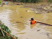 Tìm kiếm cứu hộ nạn nhân vụ sạt lở tại thôn Làng Nủ trên diện tích trải dài 6km