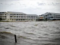 Bão Helene đe dọa bang Florida với sóng lớn “nguy hiểm đến tính mạng”