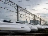 Tàu cao tốc Shinkansen - biểu tượng của ngành đường sắt và du lịch đường sắt Nhật Bản