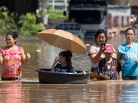 Lũ quét nhấn chìm Chiang Mai, Thái Lan