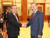 Top leader welcomes Chinese Premier in Hanoi