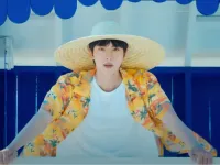 Jin (BTS) sẽ phát hành sản phẩm âm nhạc mới vào tháng 11