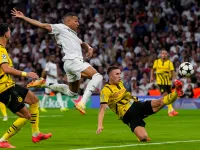 Vinicius lập hat-trick, Real Madrid ngược dòng khó tin trước Dortmund