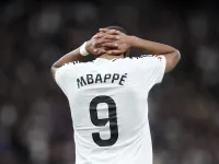 Ancelotti phê bình Mbappe sau thảm họa trước Barcelona: Real Madrid có thất bại đắng ngắt?