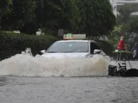 Đảo Hải Nam (Trung Quốc) hứng mưa lớn kỷ lục do bão Trami khiến 3 người thiệt mạng