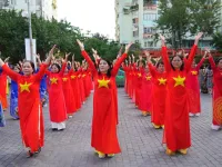 Hanoi Ao dai dance marks Vietnamese women’s day