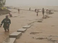 Bão Toraji đổ bộ vào Philippines, hàng nghìn người phải sơ tán