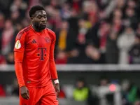 Alphonso Davies sắp rời Bayern? Man United vào cuộc với kế hoạch gây sốc!