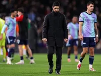 VAR 'ngáng đường', Arsenal tự làm khó trong cuộc đua vô địch Ngoại hạng Anh!