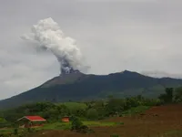 Núi lửa Kanlaon tại Philippines lại 'thức giấc'