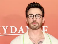 Chris Evans trở lại vũ trụ siêu anh hùng Marvel