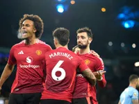 Man Utd ngược dòng đánh bại Man City