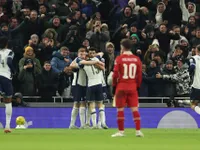 Liverpool thất bại trước Tottenham tại bán kết lượt đi cúp Liên đoàn Anh