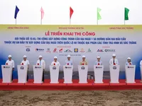 Work starts on Dai Ngai 1 Bridge crossing Hau River