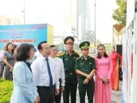 TP Hồ Chí Minh triển lãm ảnh mừng Đảng - mừng Xuân
