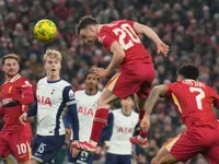 Liverpool đè bẹp Tottenham, giành vé vào chung kết Cup Liên đoàn