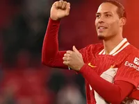 Virgil van Dijk lên tiếng về cơ hội 'ăn bốn' của Liverpool