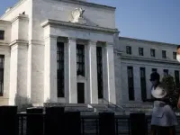 Fed cân nhắc tạm dừng cắt giảm lãi suất
