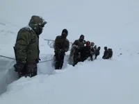 Lở tuyết trên dãy Himalaya (Ấn Độ), hàng chục người mắc kẹt