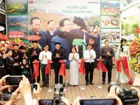 Triển lãm ảnh “Vươn lên thôn làng Nủ” tại TP Hồ Chí Minh