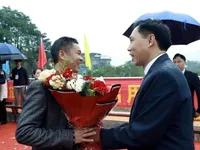 Hoanh Mo–Dongzhong border gate pair opens for tourists, border residents