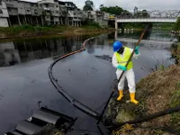 Ecuador ban bố tình trạng khẩn cấp do tràn dầu