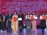 Vietnamese students win prizes at video contest in China