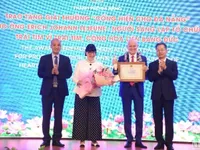 Da Nang honours founder of Heart for Heart Foundation