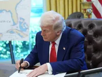 Tổng thống Trump gia hạn lệnh trừng phạt Nga