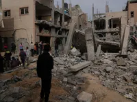 Israel tấn công Gaza dữ dội, chiến dịch tiêm vaccine bại liệt bị dừng lại